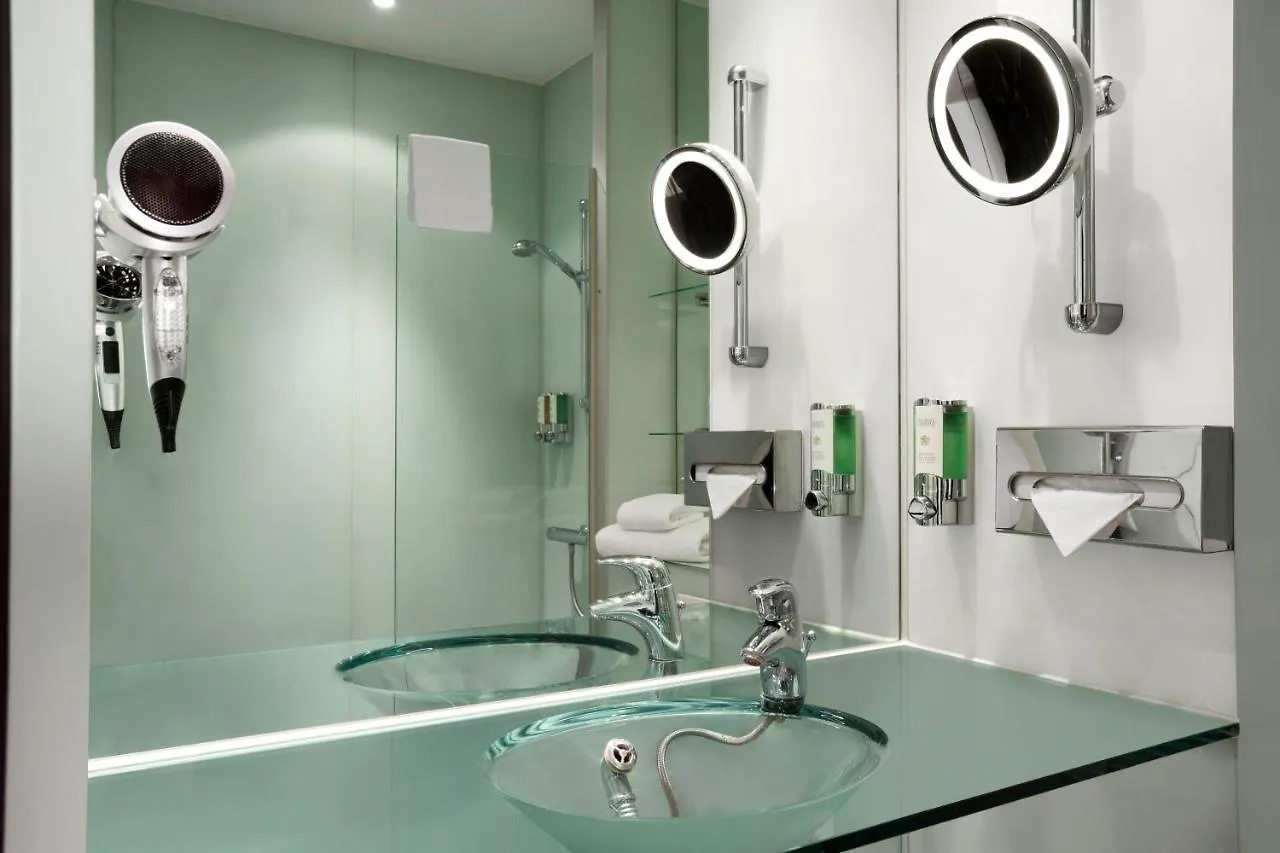 Ramada Encore By Wyndham Geneva Carouge Hotel