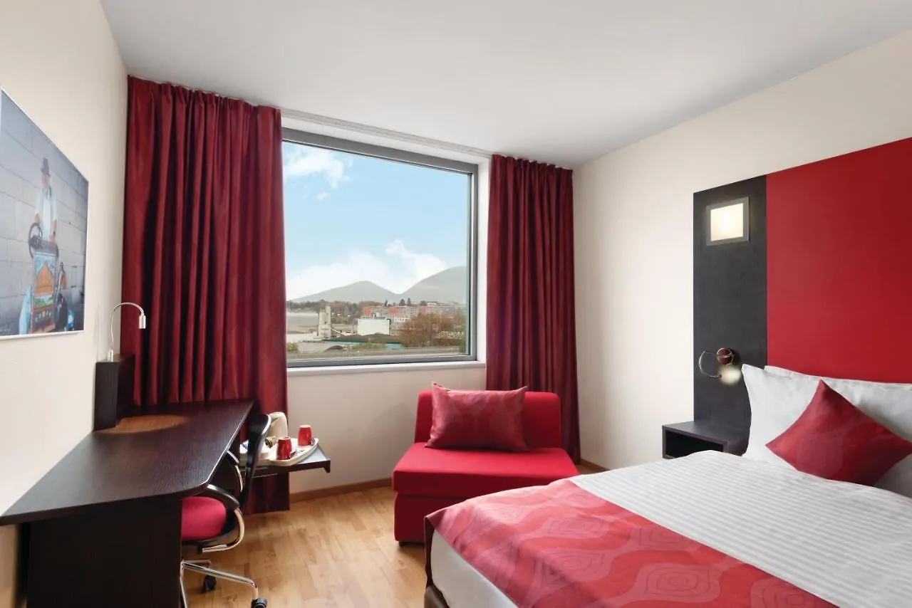 Ramada Encore By Wyndham Geneva Carouge 3*,  Zwitserland