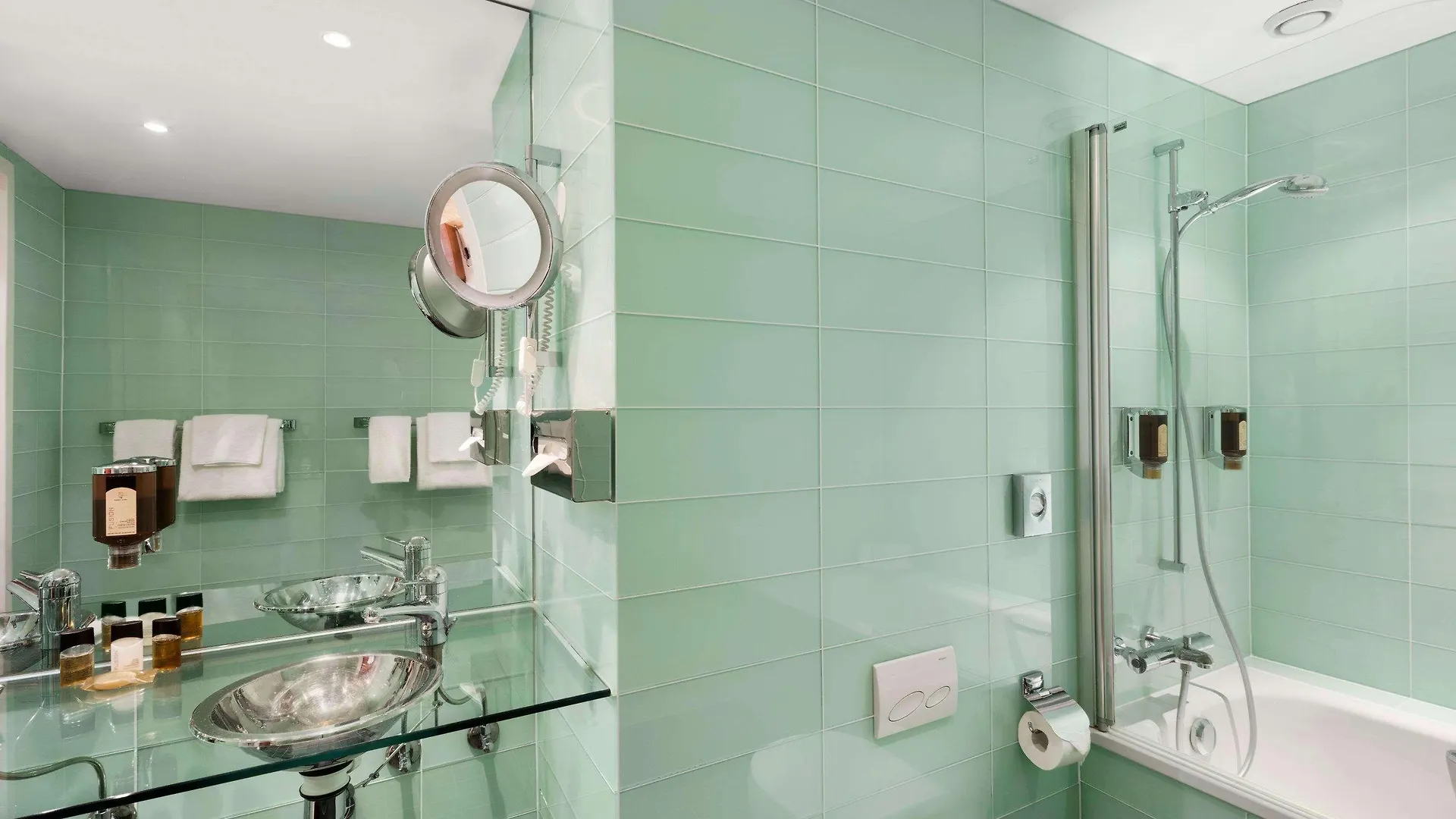 Ramada Encore By Wyndham Geneva Carouge 3*,