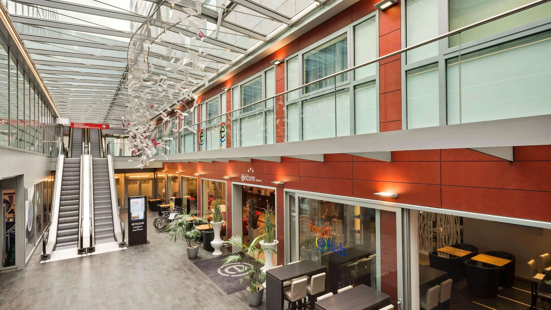 Ramada Encore By Wyndham Geneva Carouge 3*,