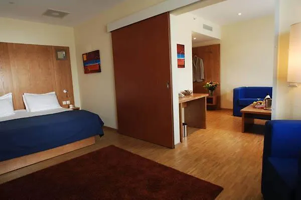 Ramada Encore By Wyndham Geneva Carouge Hotel