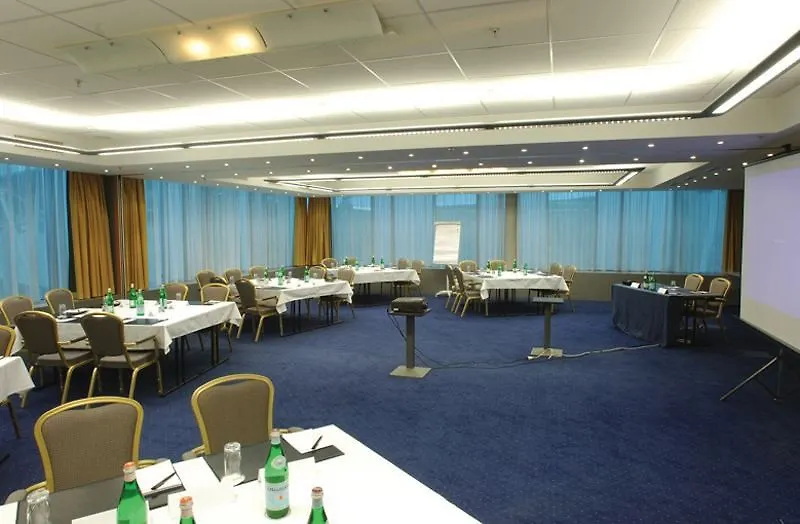 Ramada Encore By Wyndham Geneva Carouge Hotel