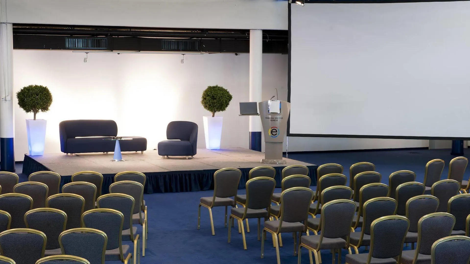 Ramada Encore By Wyndham Geneva Carouge Hotel